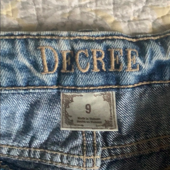 Shorts - Picture 3 of 3